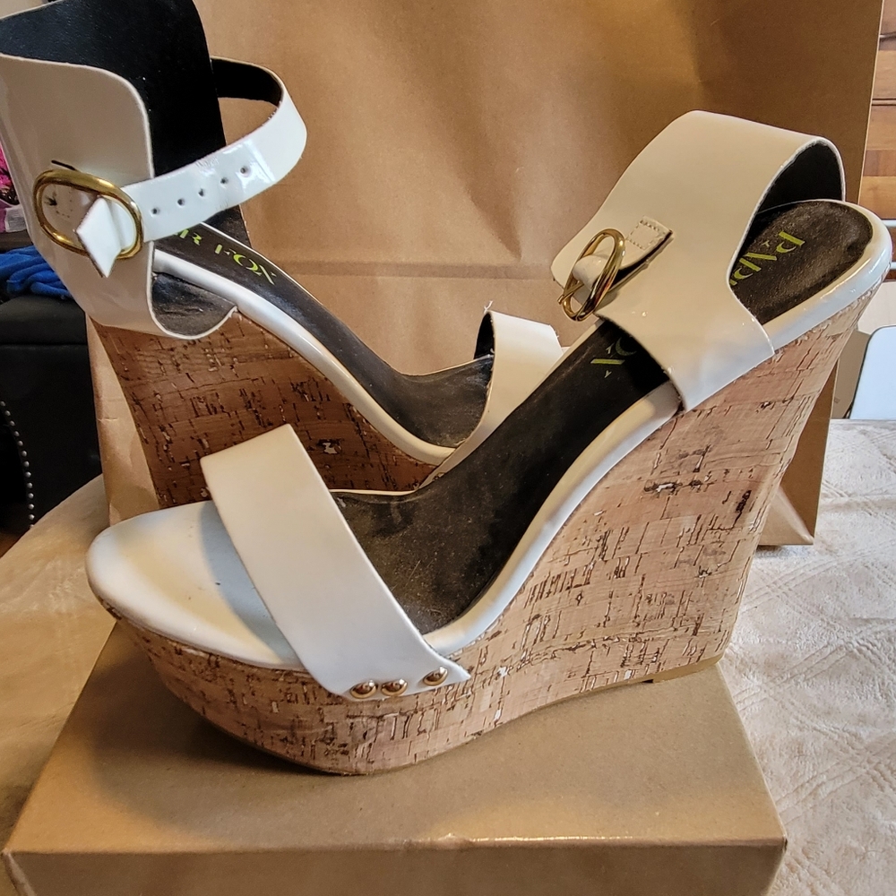 Paper Fox wedges